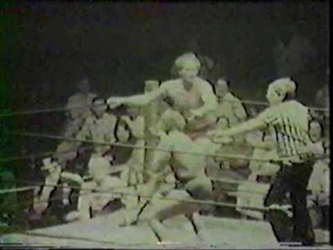 Bob Armstrong vs. Ron Fuller in a Southeastern Wrestling Match