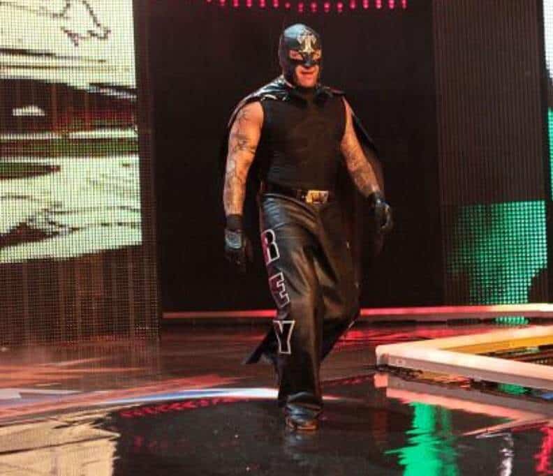 For his Intercontinental Championship match against The Miz at SummerSlam 2012, Rey donned all black, complete with pointed ears and cape, no doubt channelling the iconic silhouette of the Dark Knight himself, Batman, in a nice echo of his 2009 Joker get-up