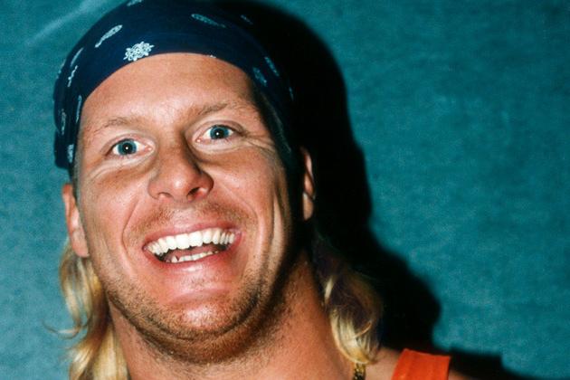 Eric Bischoff Firing Steve Austin - 'Totally Disrespectful' Steve Austin began growing his hair out again and showed a bit of edge while with ECW in 1995. This is where, with the direction and creative freedom of Paul Heyman, he proved he was one of the best promos in the business.