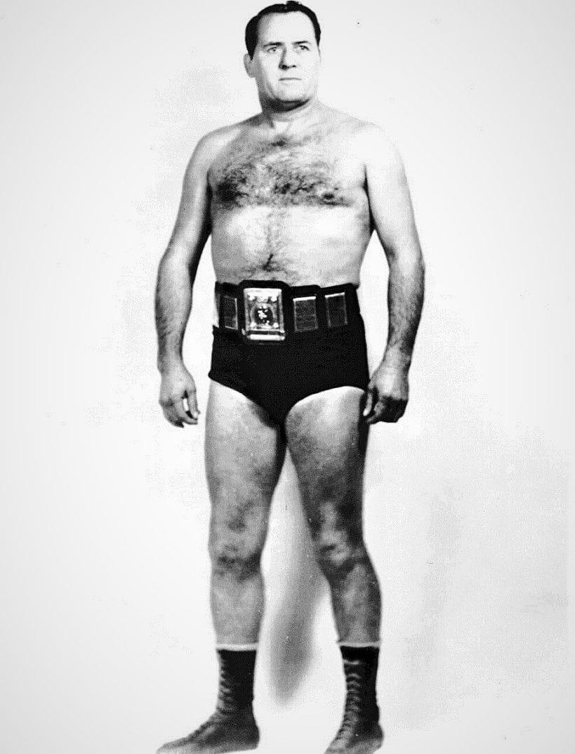 Herb Welch brought Schultz into wrestling, but not before trying to dissuade him by stretching him. Schultz was eventually taught to work properly and not just hook his opponents.