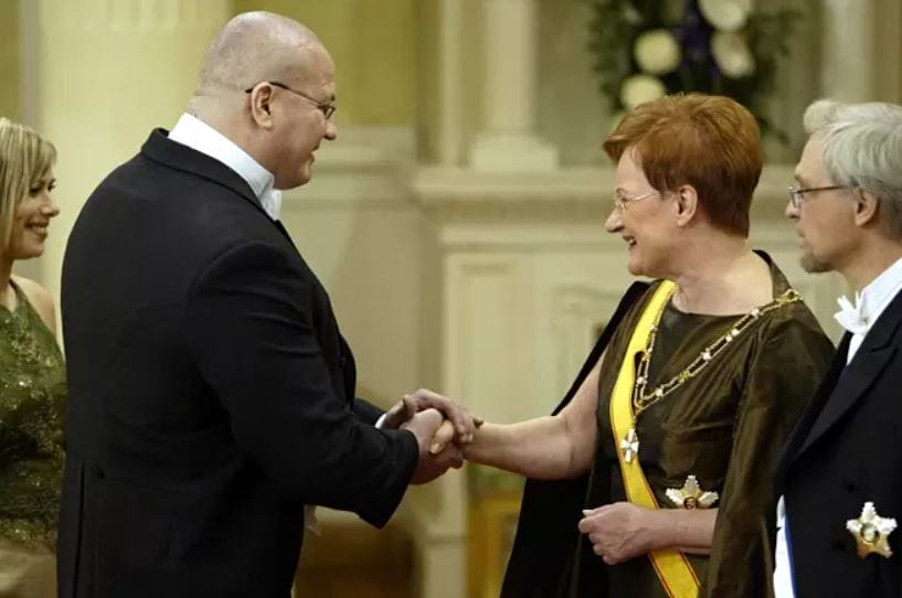 Member of Parliament Tony Halme, who used to wrestle by the name of Ludvig Borga in professional wrestling, and Finnish President Tarja Halonen.