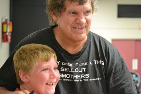 Tracy Smothers enjoys interacting with the fans but has issues with smarks that, in his opinion, many times only trash and criticize the business.